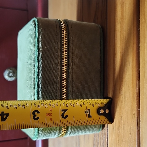 Sezane Olive Green Velvet Jewelry Box - Picture 9 of 9